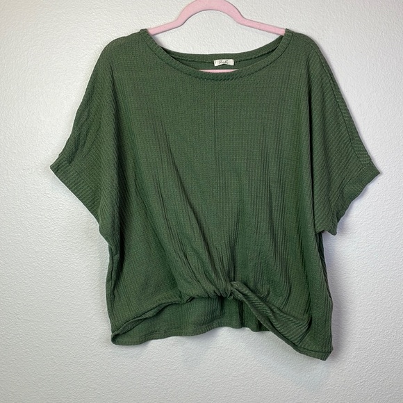 Riah fashion Tops - Riah fashion hunter green relaxed fit tshirt top see measurements for size